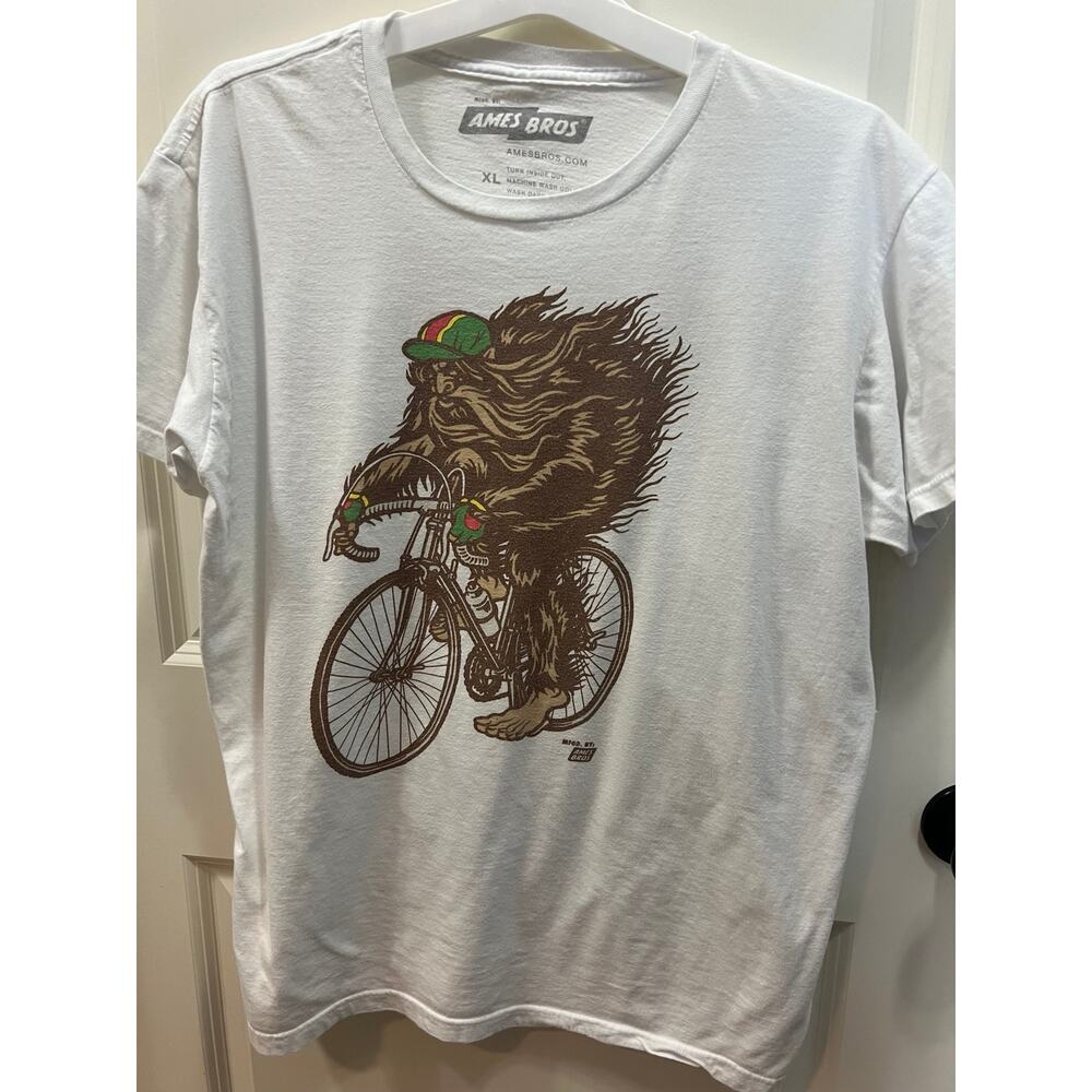 Ames Bros Bigfoot Sasquatch Cycling T-Shirt Men’s XL Funny Graphic Bicycle Tee